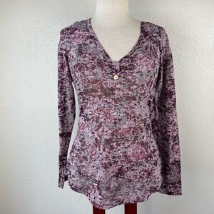 Maurices V-Neck Top Size M EUC